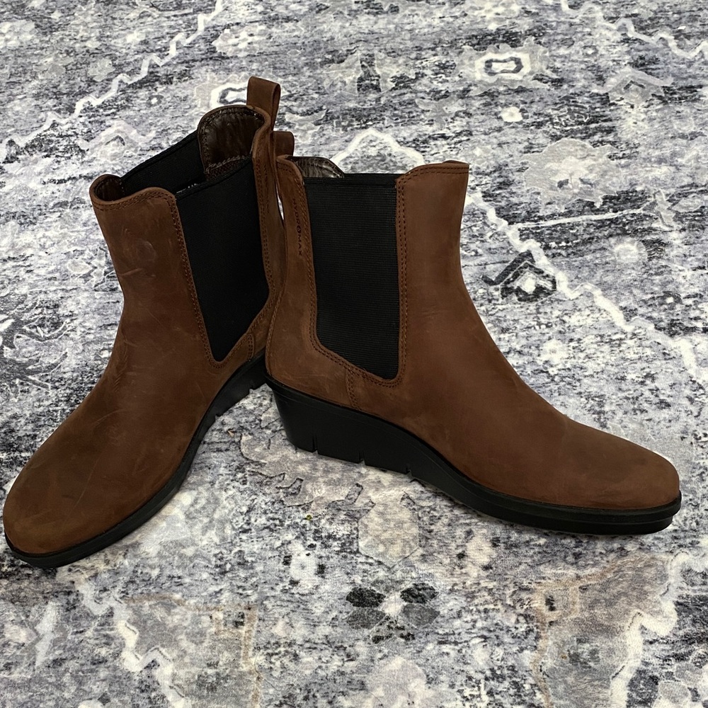 Ecco Brown Leather Ankle Booties